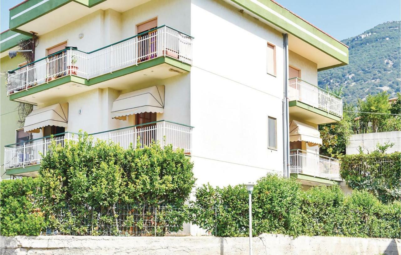 One-Bedroom Apartment In Capaccio Exterior foto