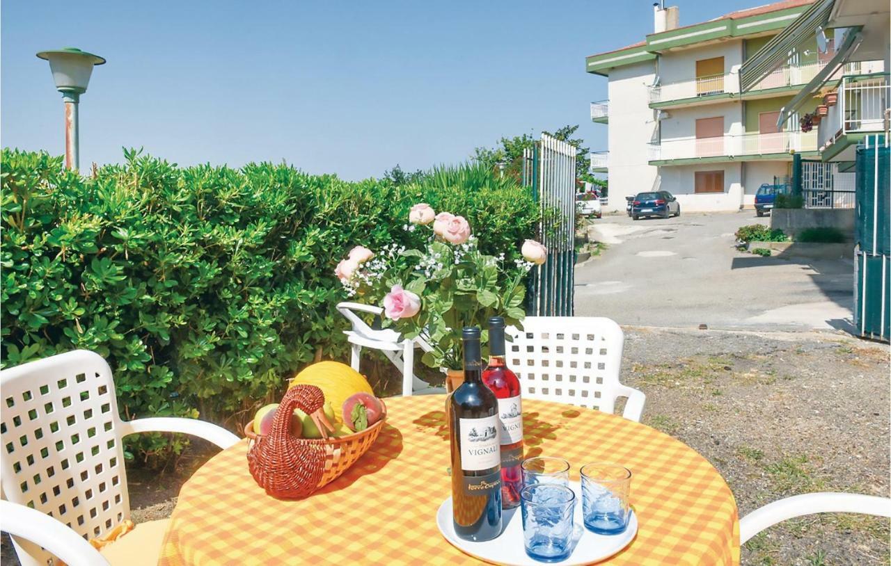 One-Bedroom Apartment In Capaccio Exterior foto